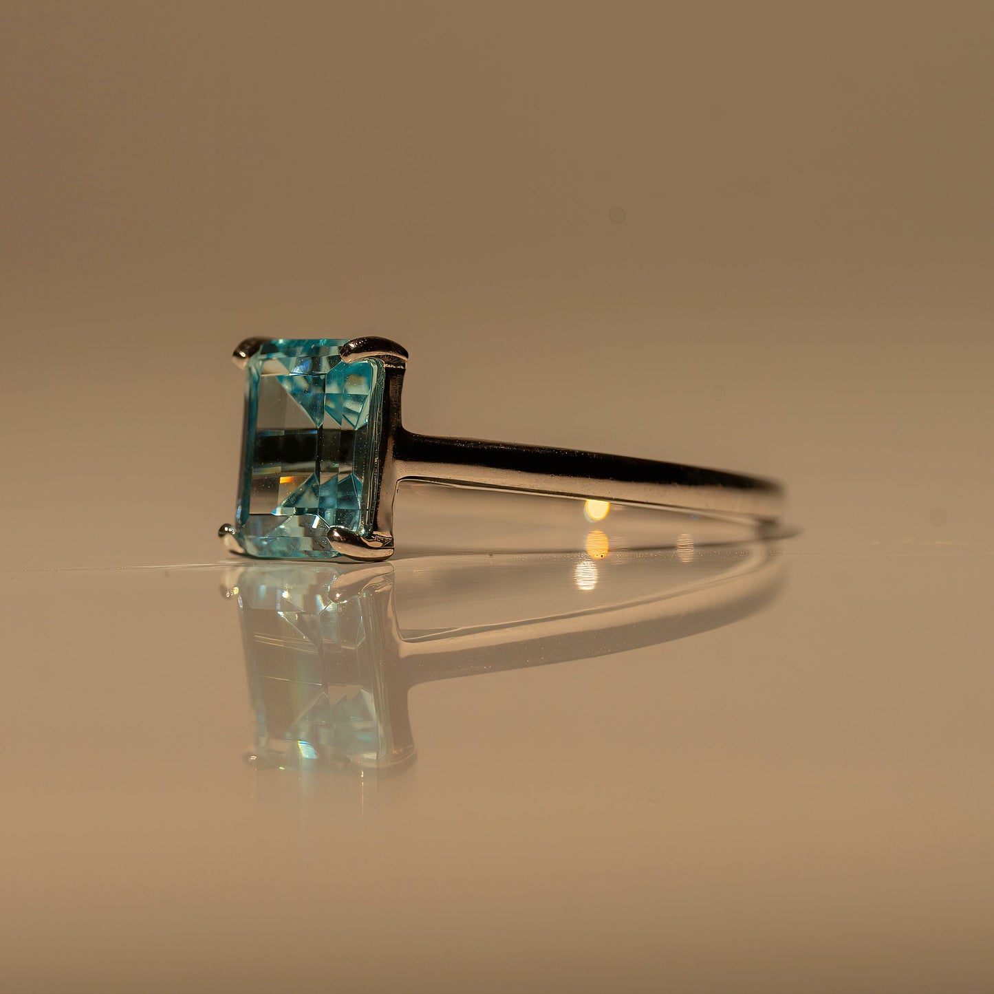 Lune Centerstone Ring