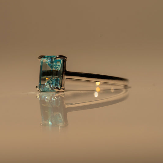 Lune Centerstone Ring