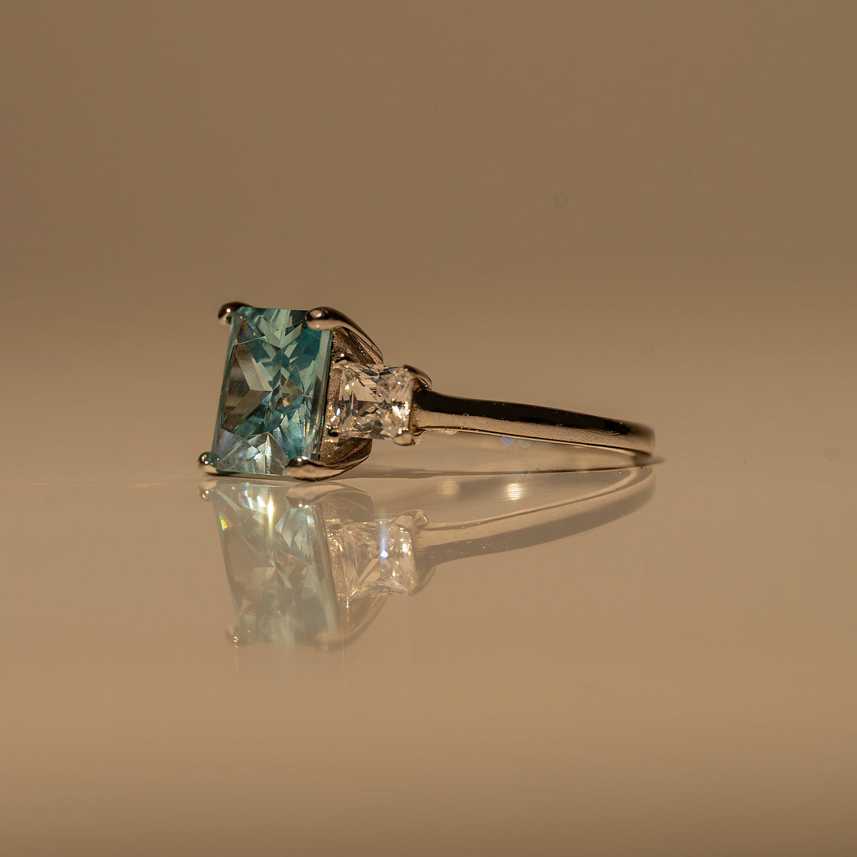 Colombe Centerstone Ring