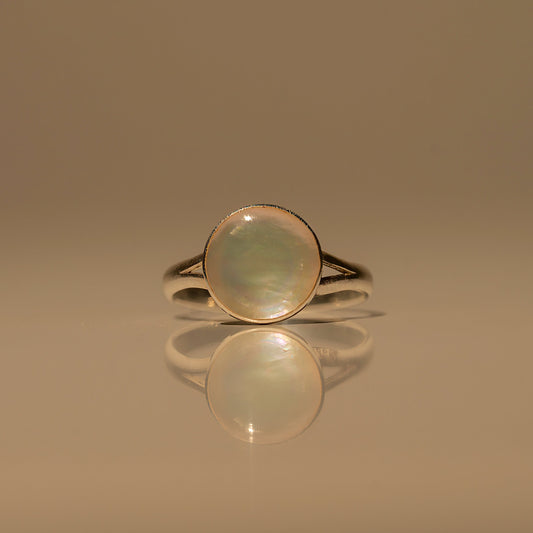 Léonie Pearl Ring