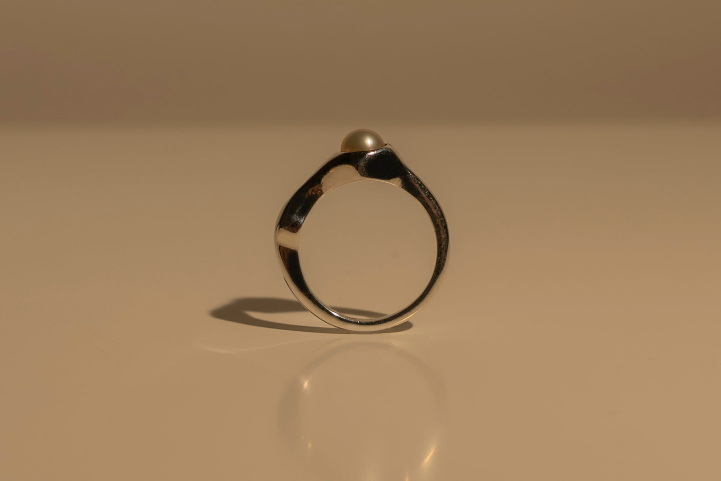 Fluid Pearl Ring