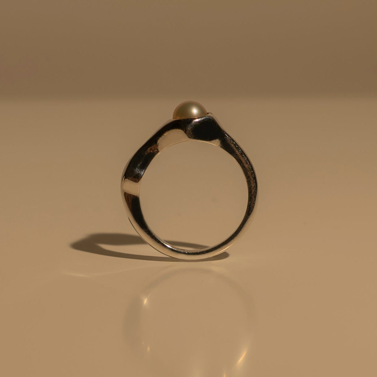 Fluid Pearl Ring