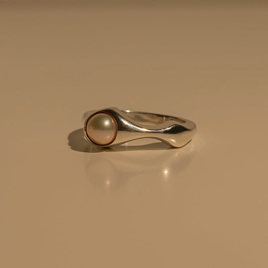Fluid Pearl Ring
