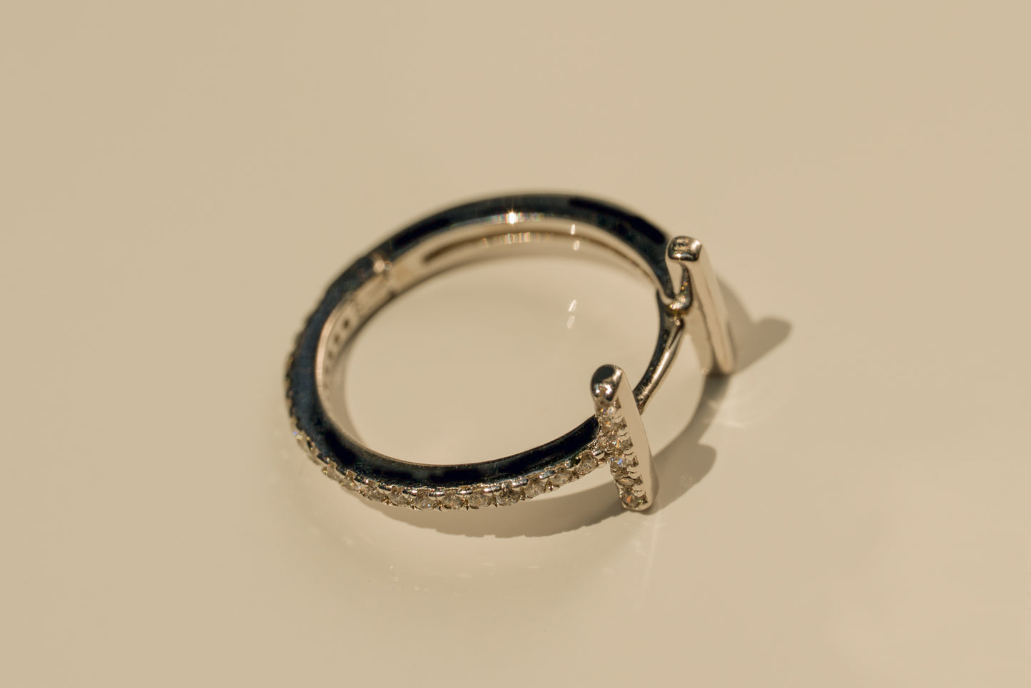 Taylor Hoop Single