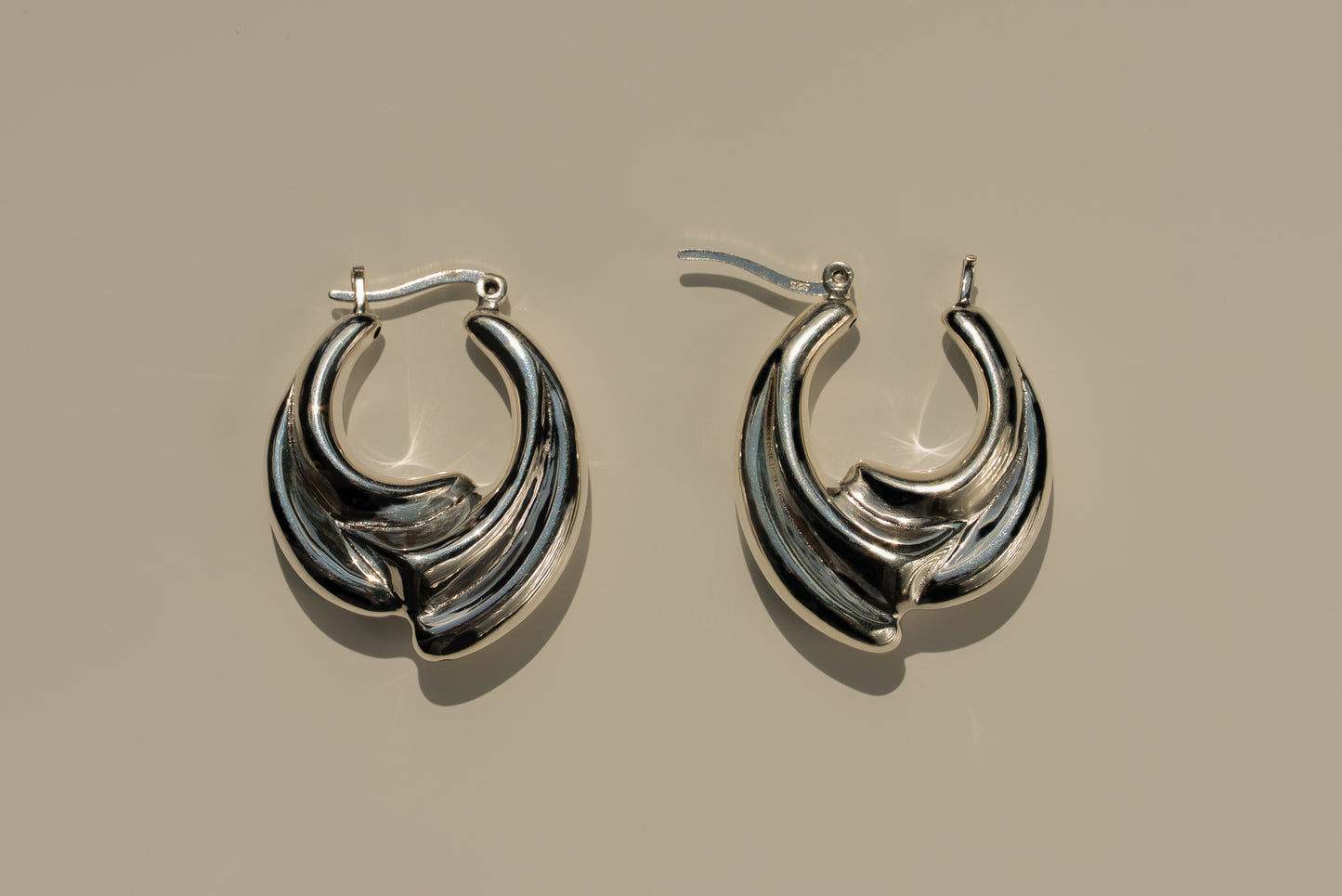 Aura Hoops