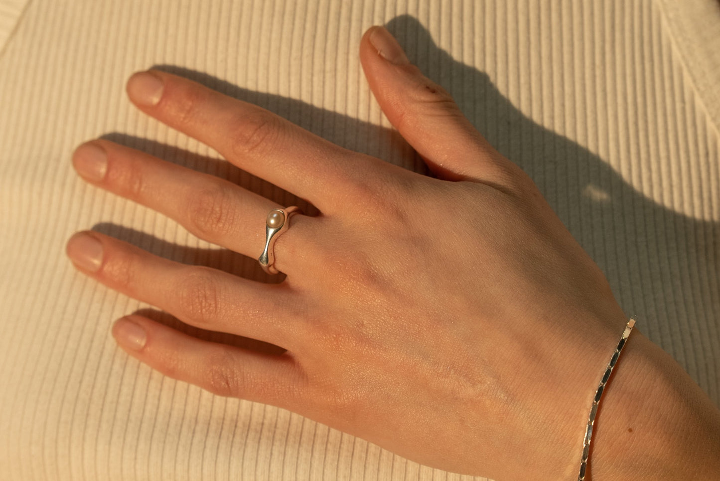 Fluid Pearl Ring
