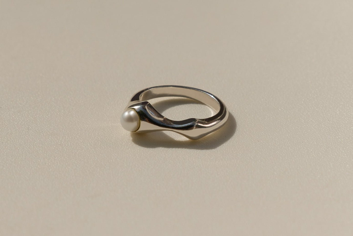 Fluid Pearl Ring