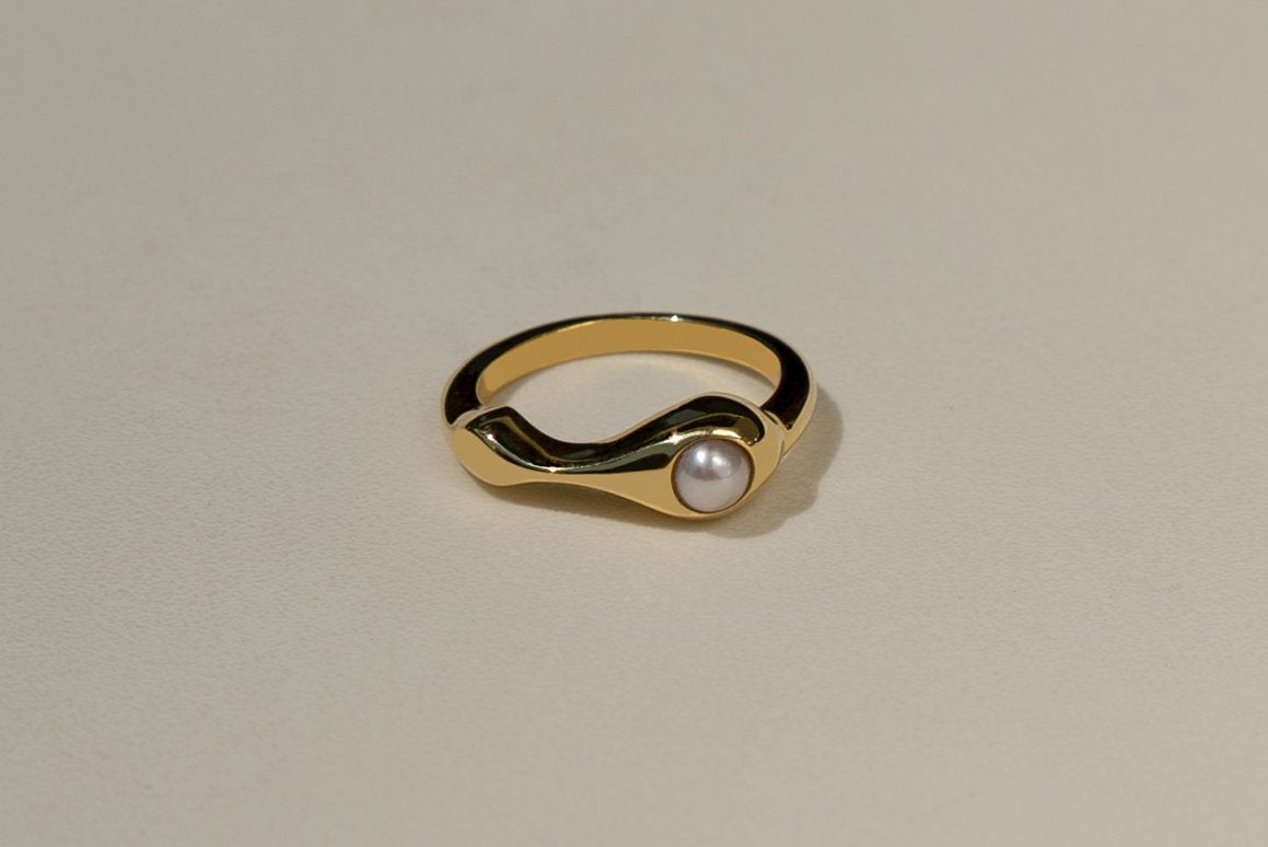 Fluid Pearl Ring