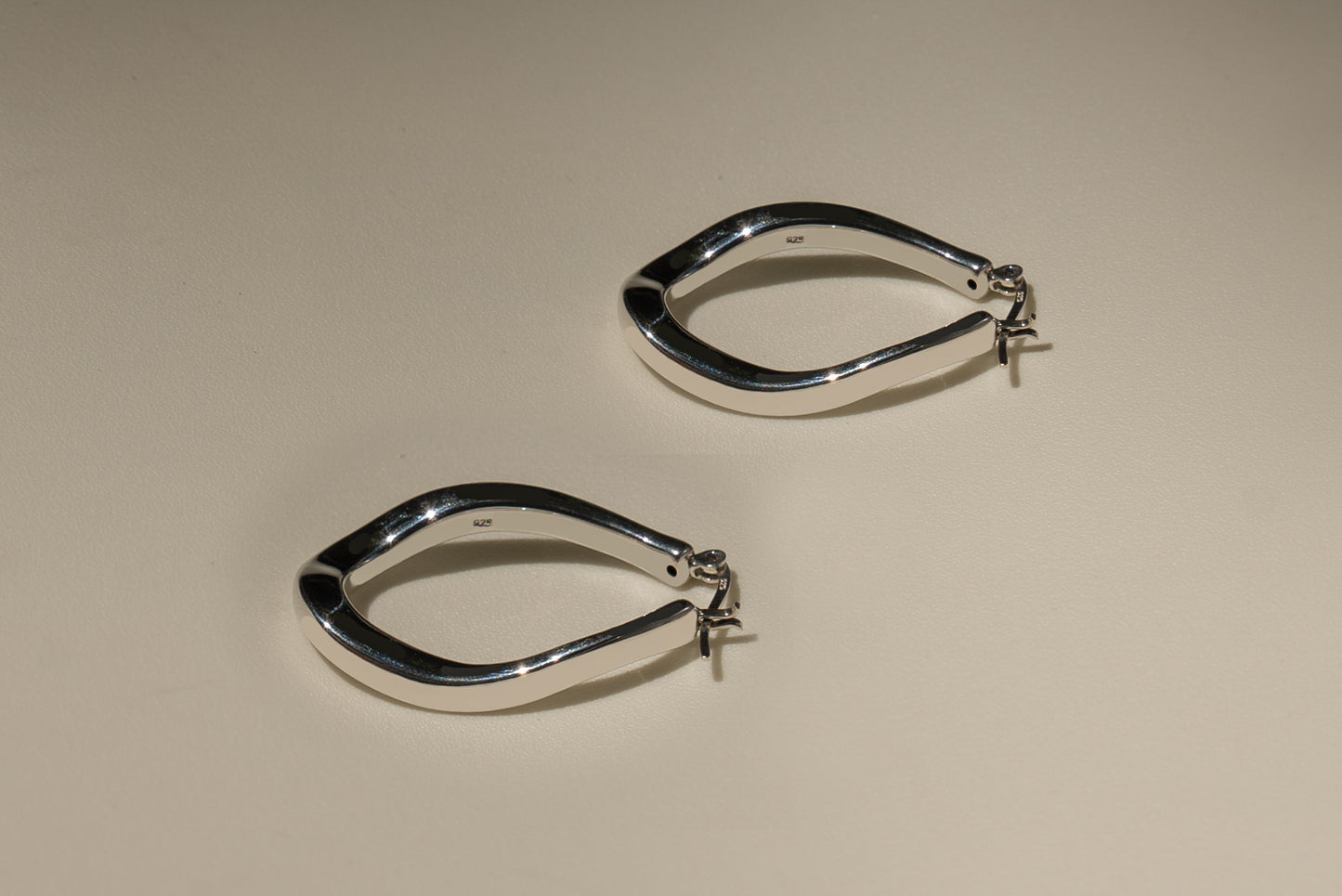 Fluid Icon Hoops