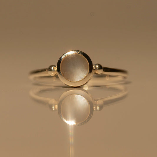 Geneviéve Pearl Ring