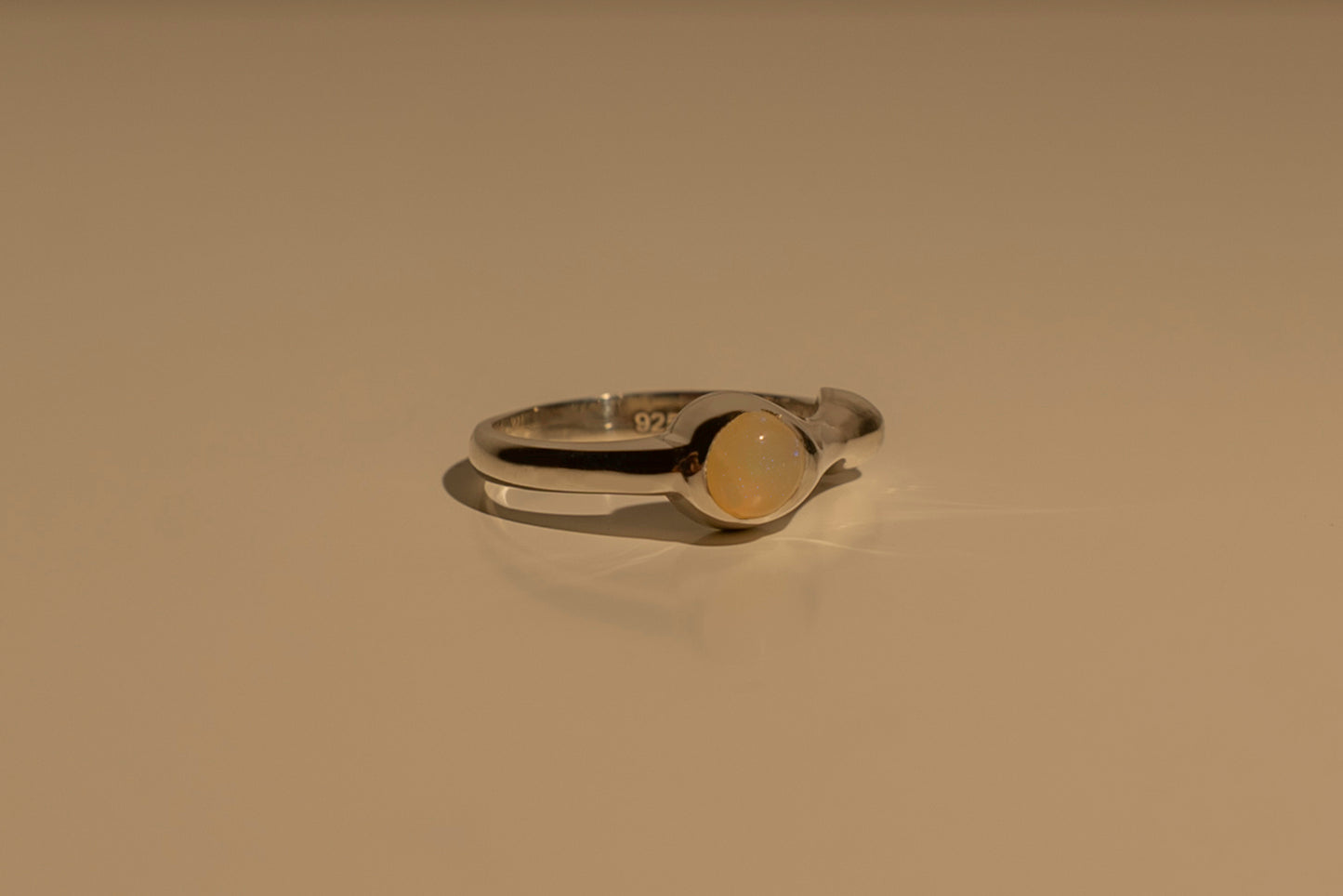 Fluid Stone Ring