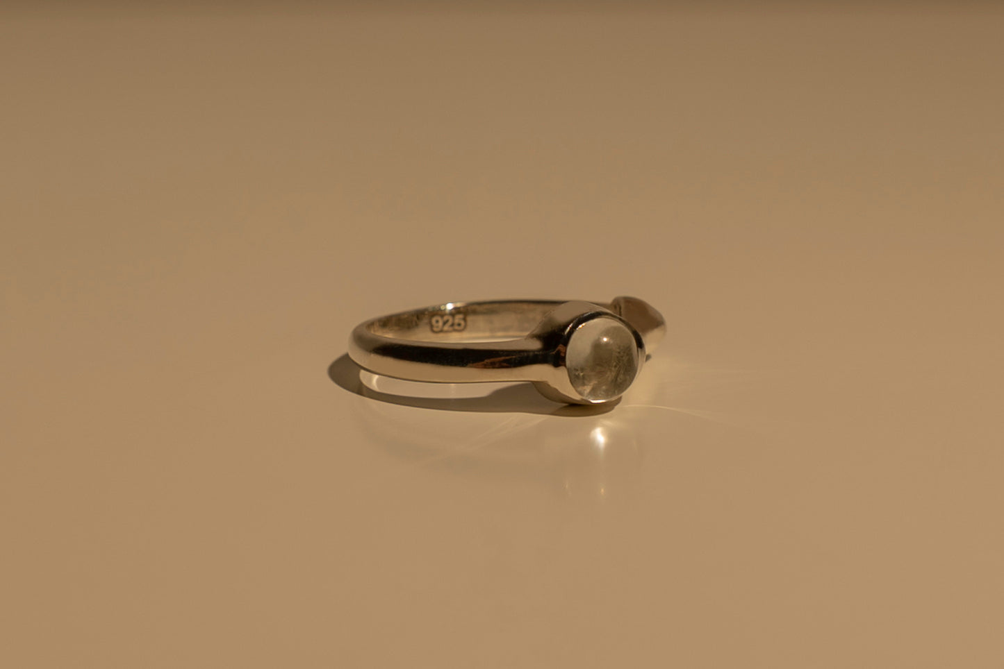 Fluid Stone Ring