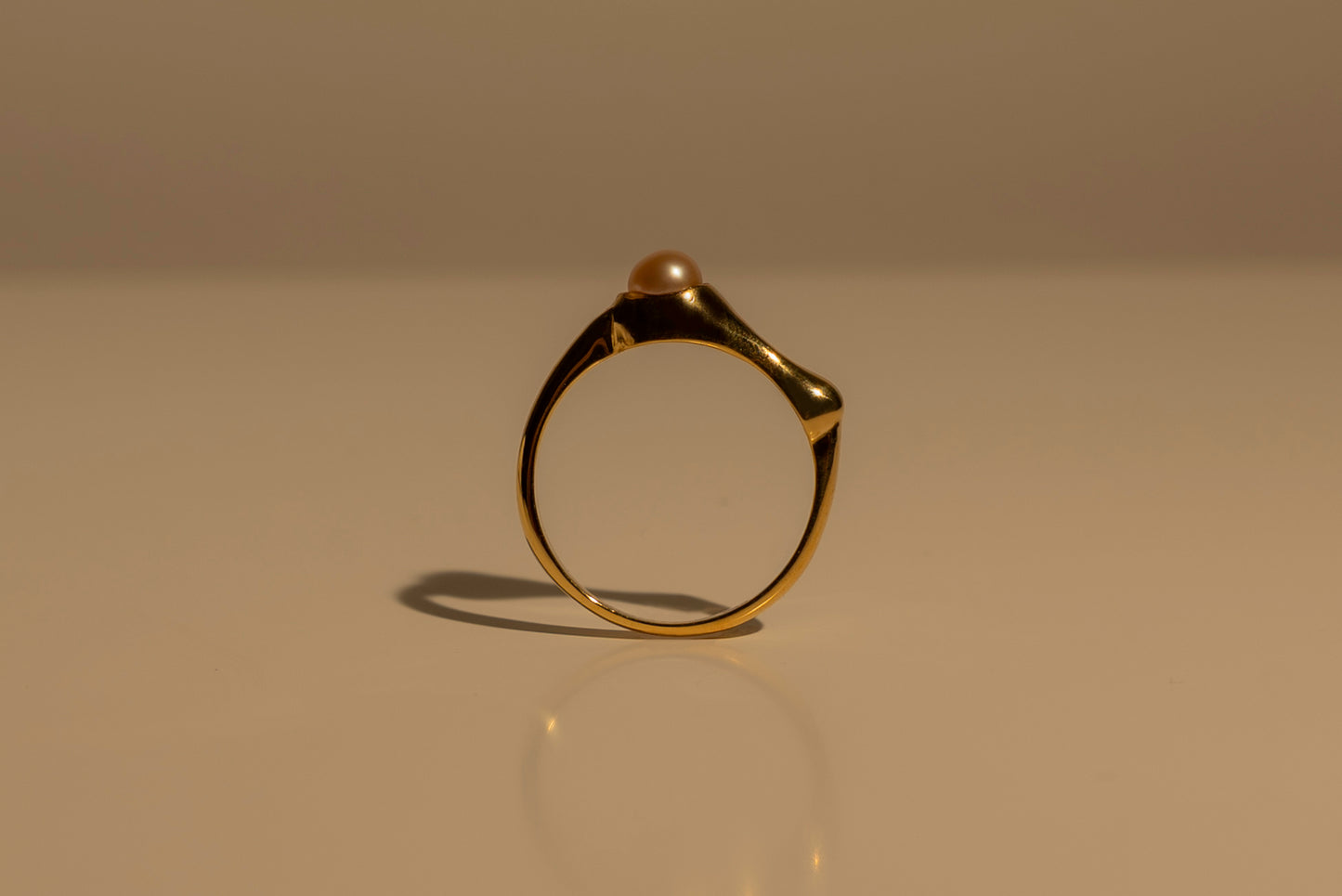 Fluid Pearl Ring