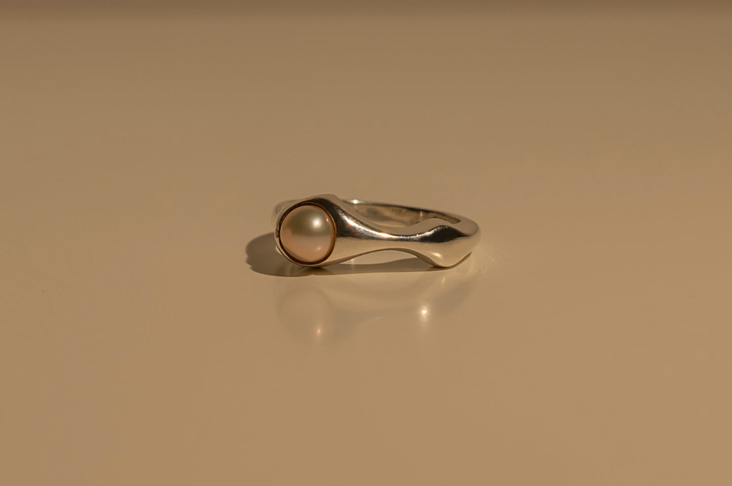 Fluid Pearl Ring