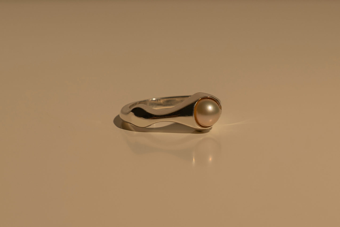 Fluid Pearl Ring