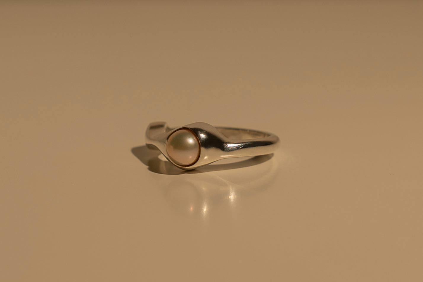 Fluid Pearl Ring