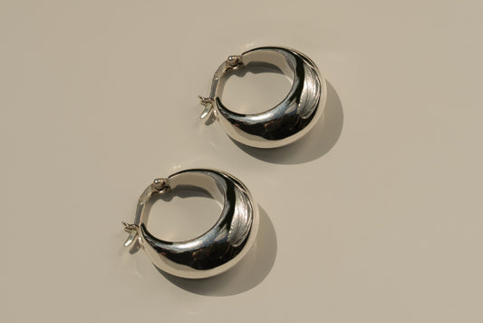 Avril Hoops