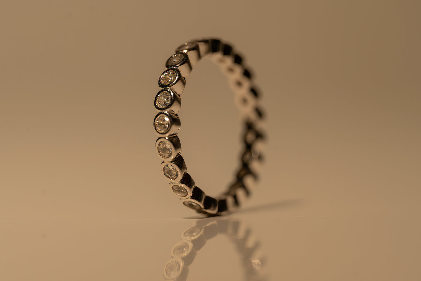 Elia Ring